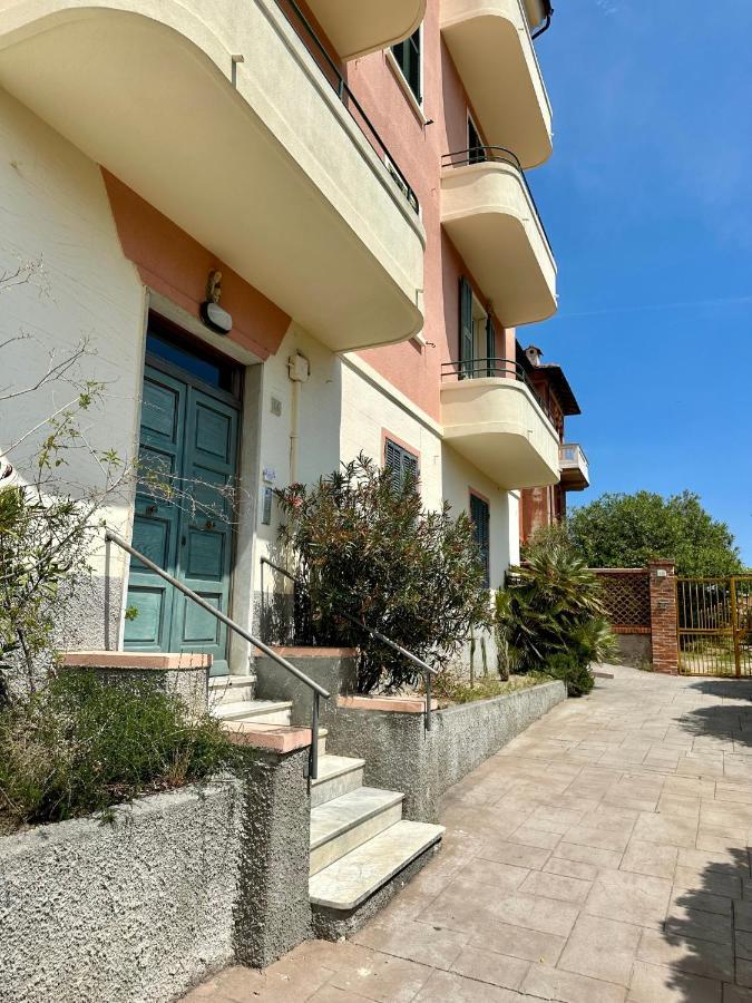 Hostdomus - Casa Ester Ноли Экстерьер фото