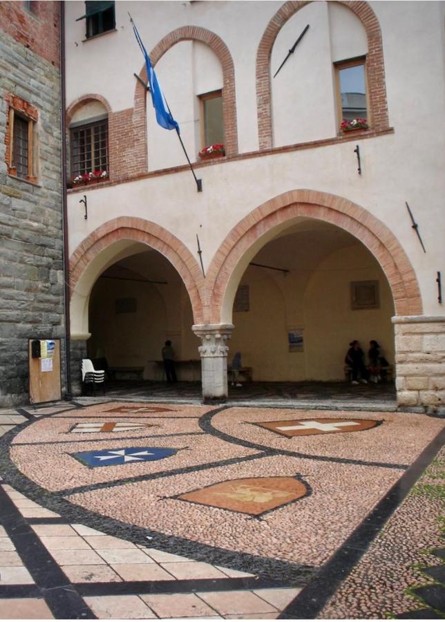 Hostdomus - Casa Ester Ноли Экстерьер фото